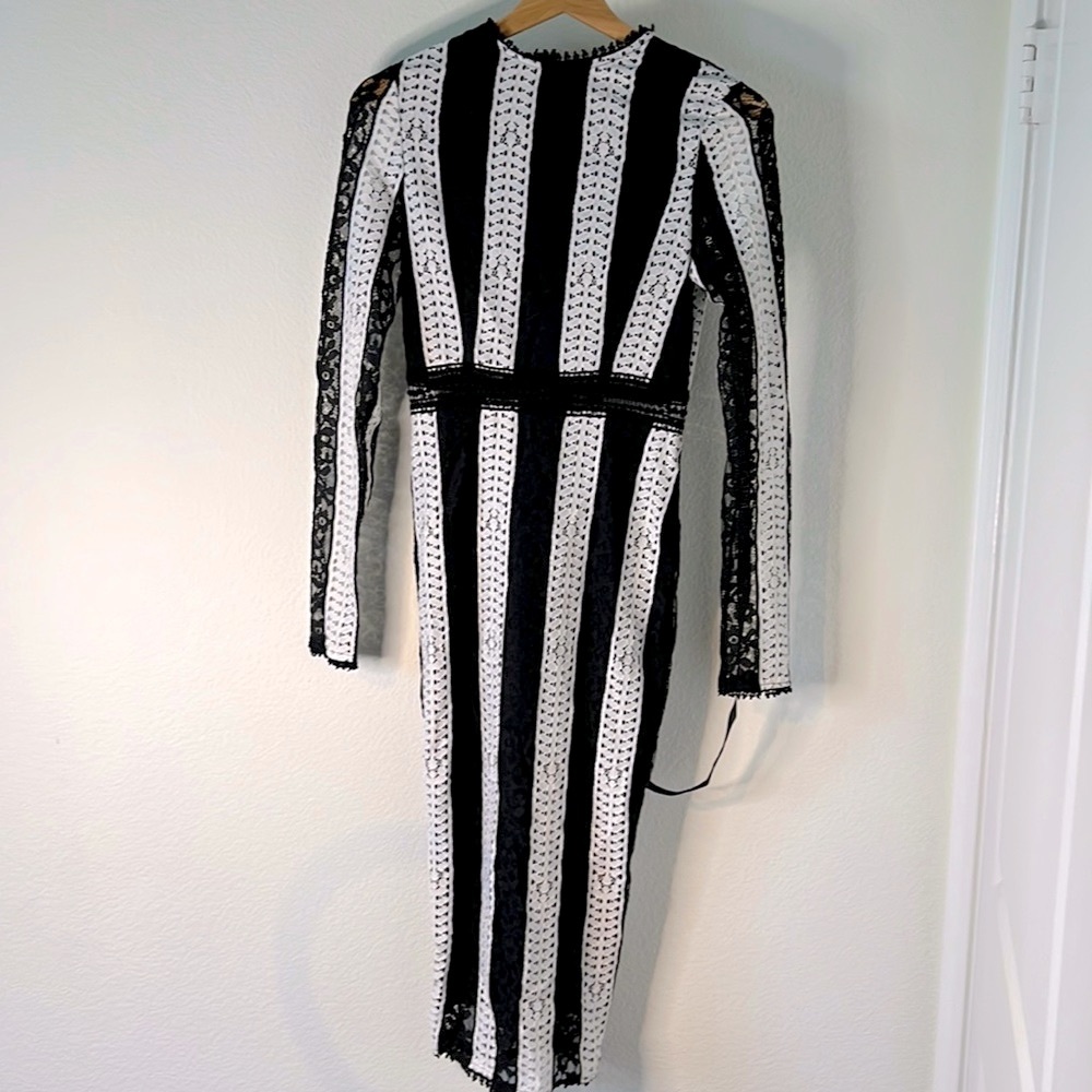 NWT PrettyLittleThing lace midi dress size 2